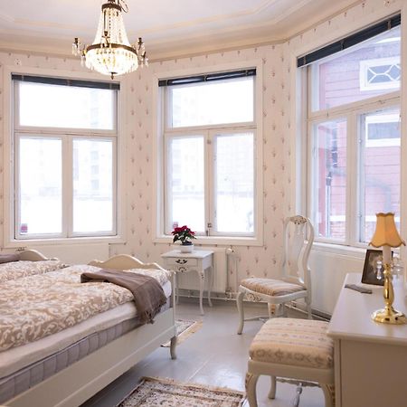 Hostel Cafe Huvila Оулу Екстер'єр фото