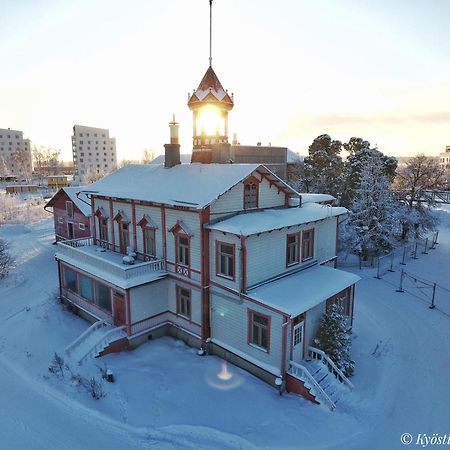 Hostel Cafe Huvila Оулу Екстер'єр фото