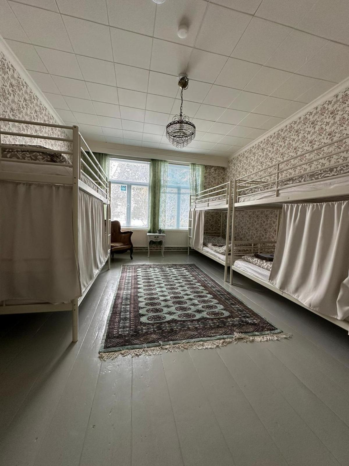 Hostel Cafe Huvila Оулу Екстер'єр фото