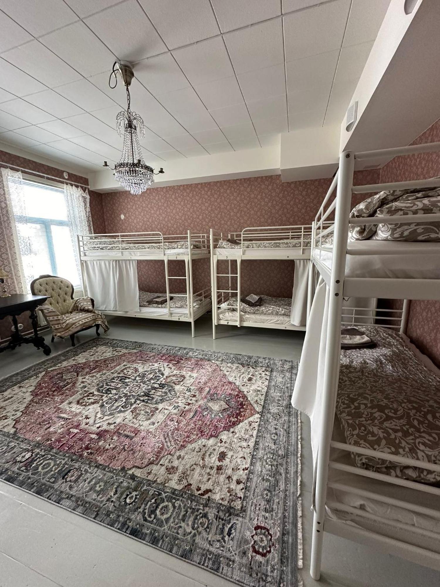 Hostel Cafe Huvila Оулу Екстер'єр фото