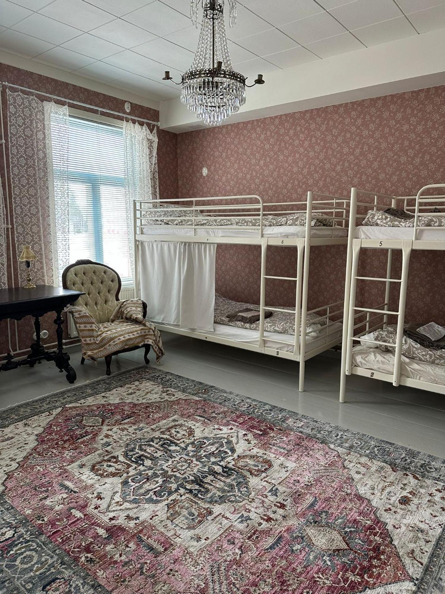 Hostel Cafe Huvila Оулу Екстер'єр фото