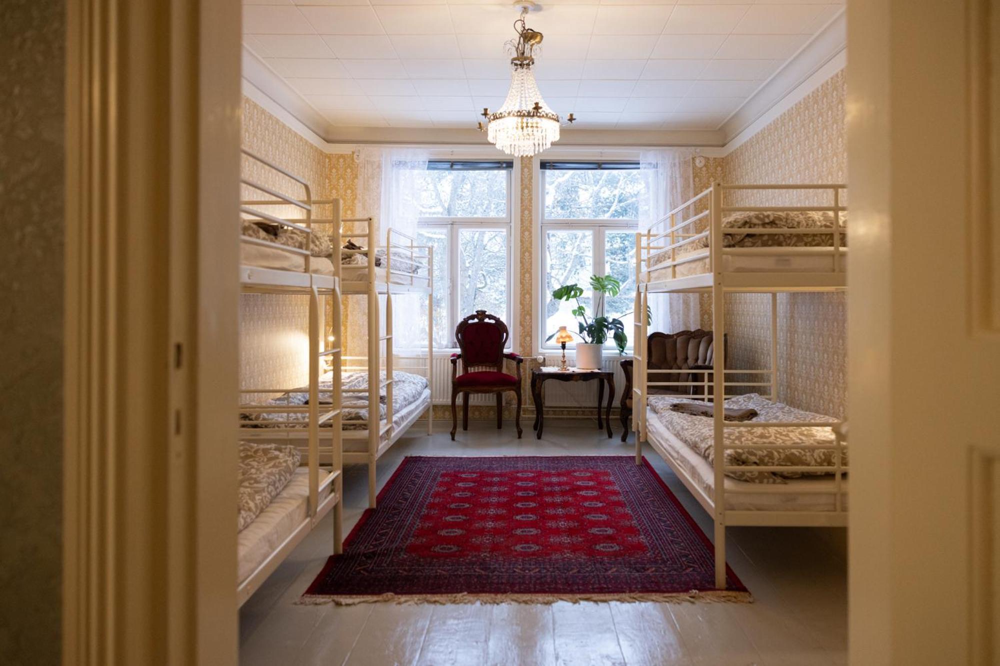 Hostel Cafe Huvila Оулу Екстер'єр фото