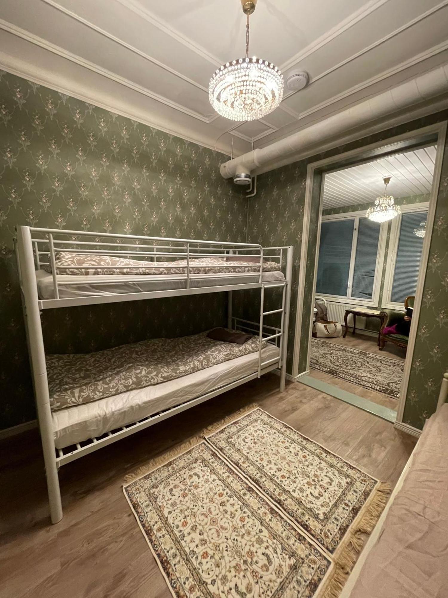 Hostel Cafe Huvila Оулу Екстер'єр фото