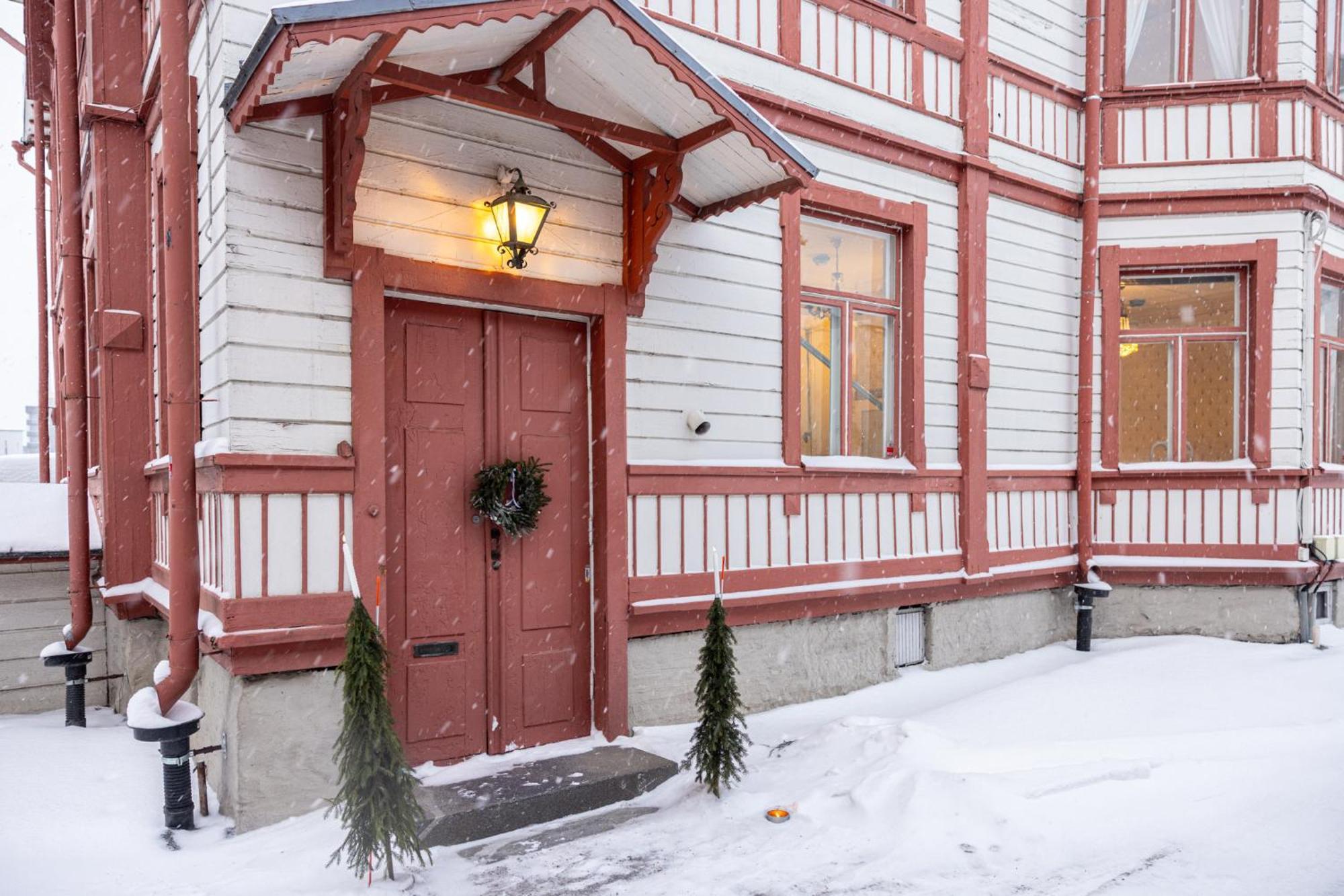 Hostel Cafe Huvila Оулу Екстер'єр фото