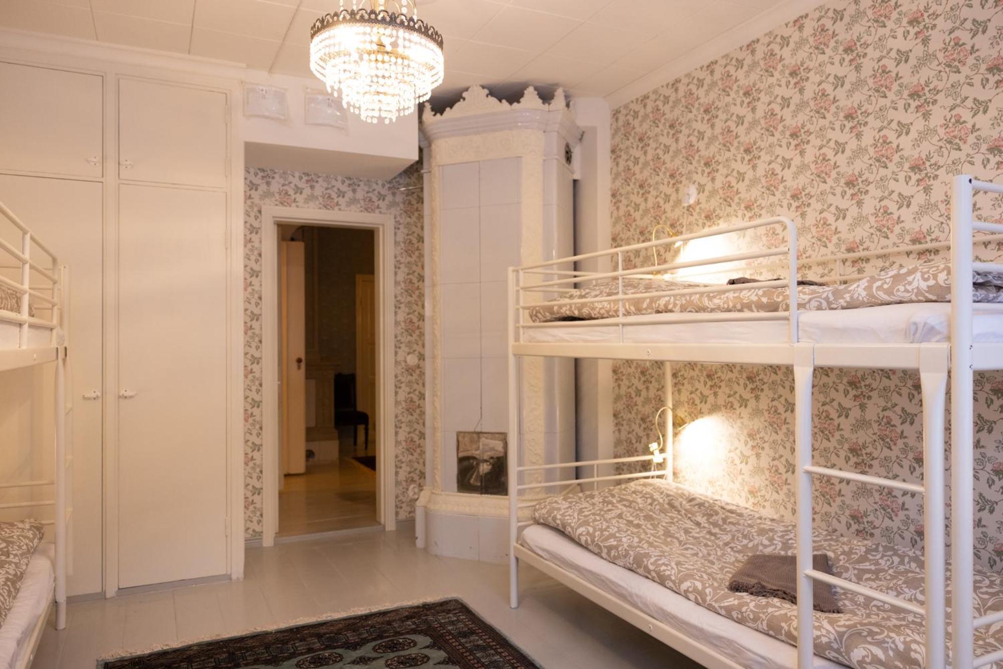 Hostel Cafe Huvila Оулу Екстер'єр фото