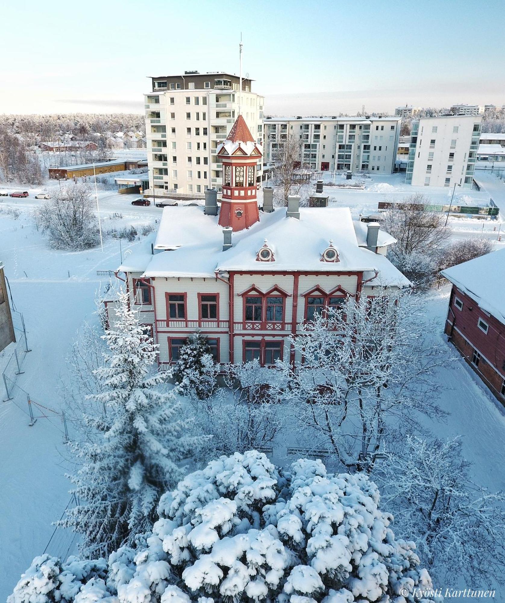 Hostel Cafe Huvila Оулу Екстер'єр фото